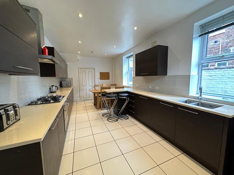 Queens Terrace, Jesmond, Newcastle, NE2 2PJ