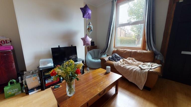 Royal Park Grove, Hyde Park, Leeds, LS6 1HQ