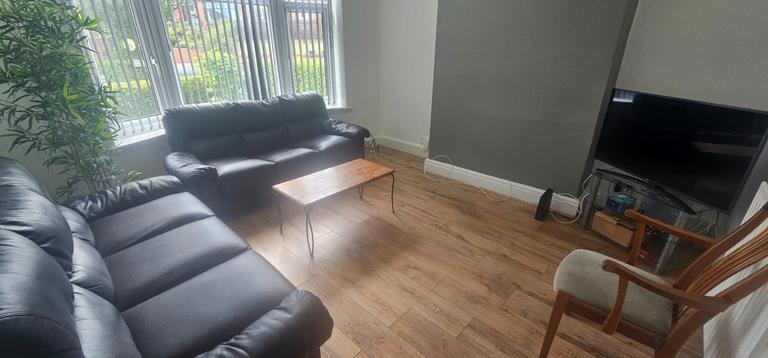 Langdale Gardens, Headingley, Leeds, LS6 3HB