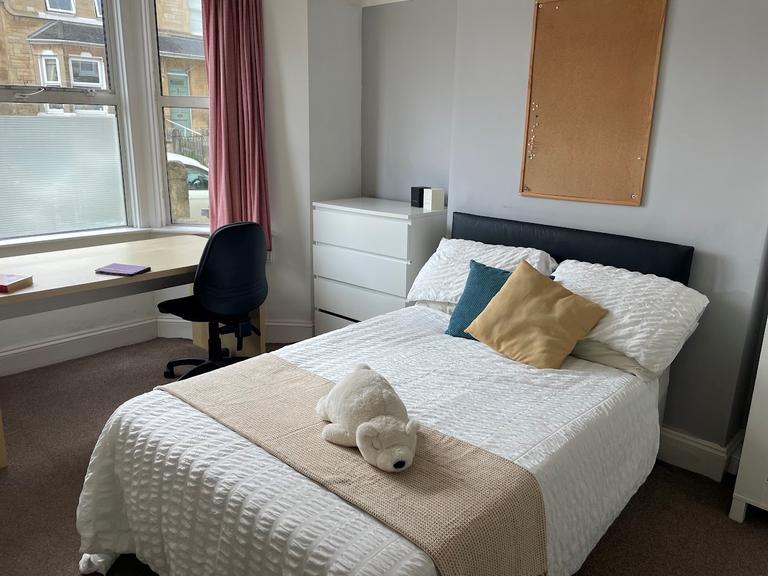 Beckhampton Road, Oldfield Park, Bath, BA2 3LL