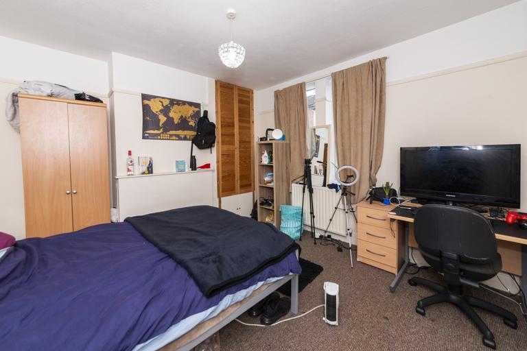 Guildford Park Road, Guildford, Surrey, GU2 7NF