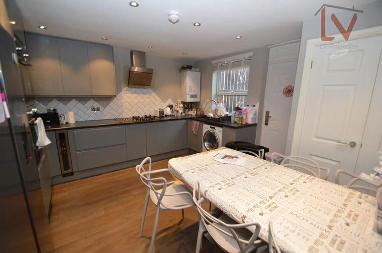 Hartley Crescent, Woodhouse, Leeds, LS6 2LL