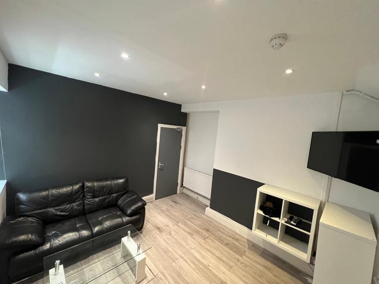 Woodlands Terrace Flat 1, City Centre, Swansea, SA1 6BR