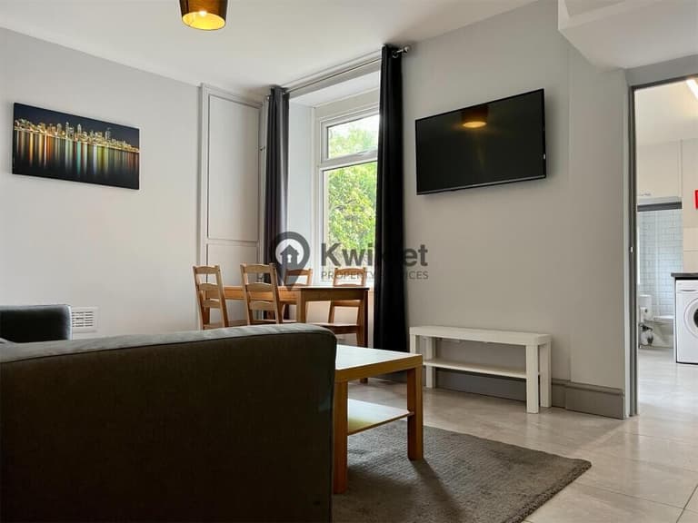 John Place, Treforest, Pontypridd, CF37 1SP John Place, Treforest, Pontypridd, CF37 1SP