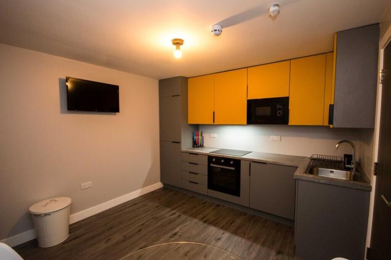 Broomfield Road, Earlsdon, Coventry, CV5 6JW