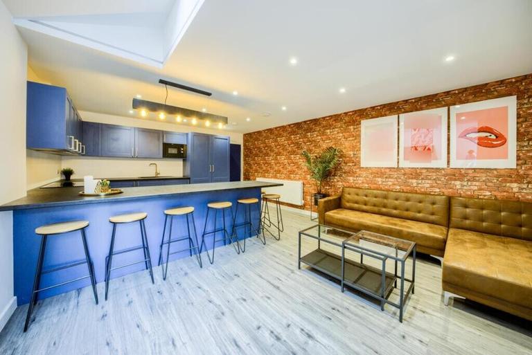 Broomfield Road, Earlsdon, Coventry, CV5 6JX