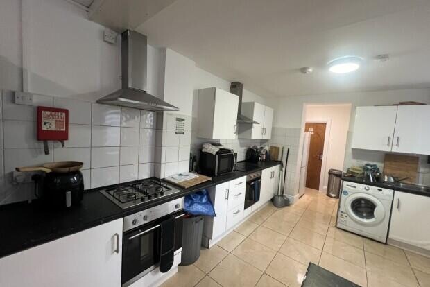 Ruthin Gardens, Cathays, Cardiff, CF24 4AU