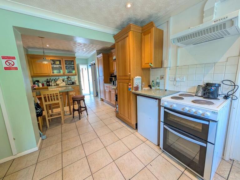 Leng Crescent, Eaton, Norwich, NR4 7NX