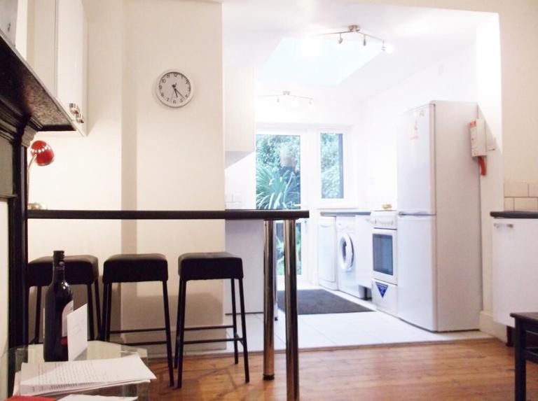 Queens Road, Clarendon Park, Leicester, LE2 3FN