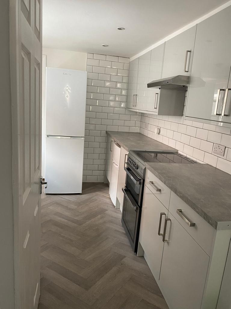 5 bedroom house for rent Donnington Gardens, Reading, RG1 5LZ UniHomes