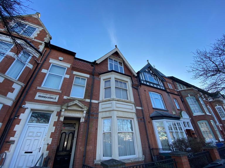 6 bedroom house for rent Fosse Road South, Leicester, LE3 0QD UniHomes