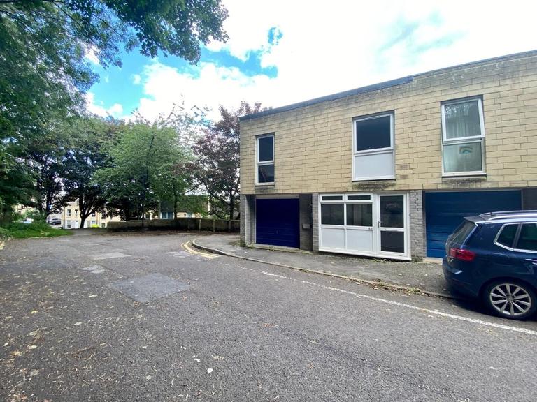 4 bedroom house for rent Calton Gardens, Bath, BA2 4QG UniHomes