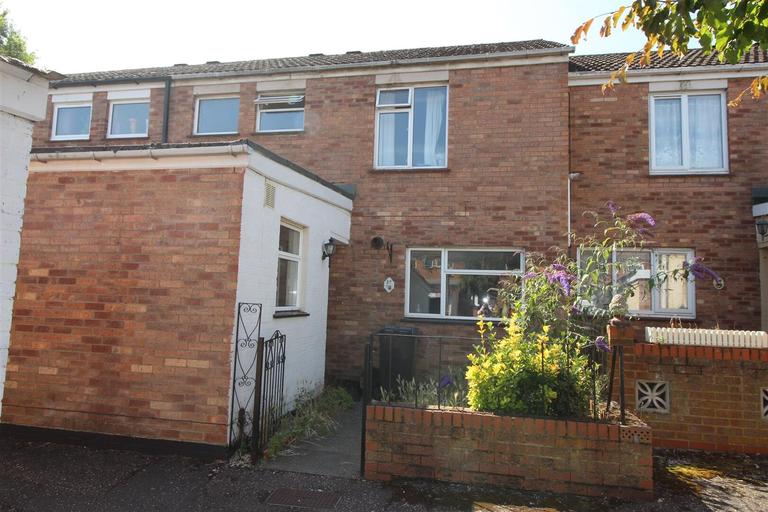 5 bedroom house for rent Bosanquet Close, London, UB8 3PE UniHomes