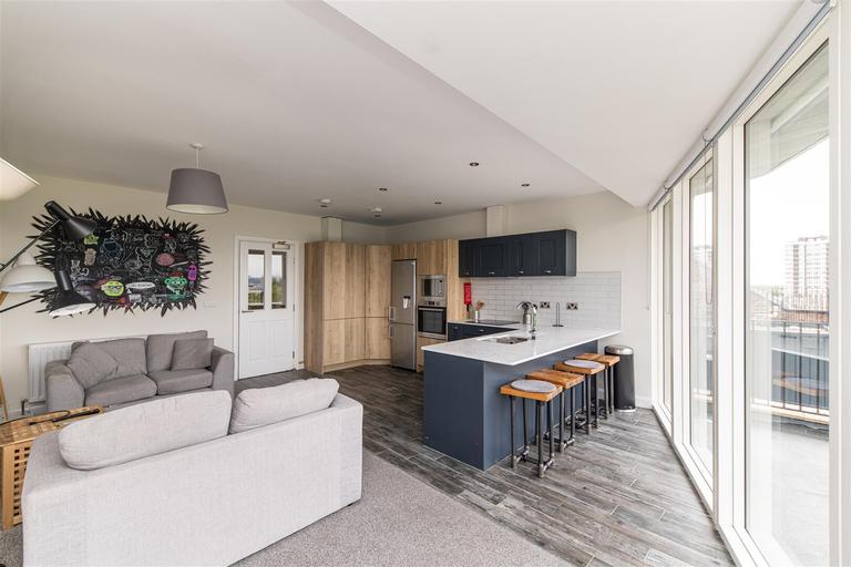 4 bedroom apartment for rent Ellison Place, Newcastle, NE1 8XG UniHomes