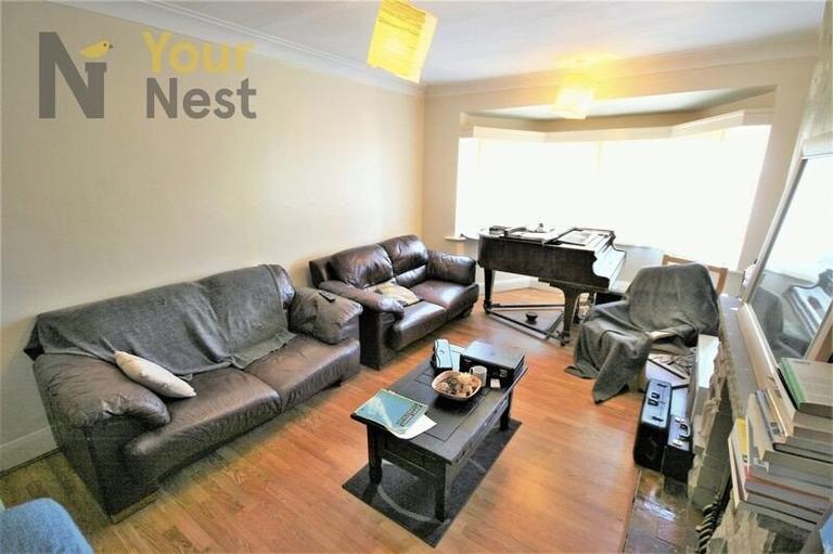 4 bedroom apartment for rent St Chads Drive, Leeds, LS6 3PZ UniHomes