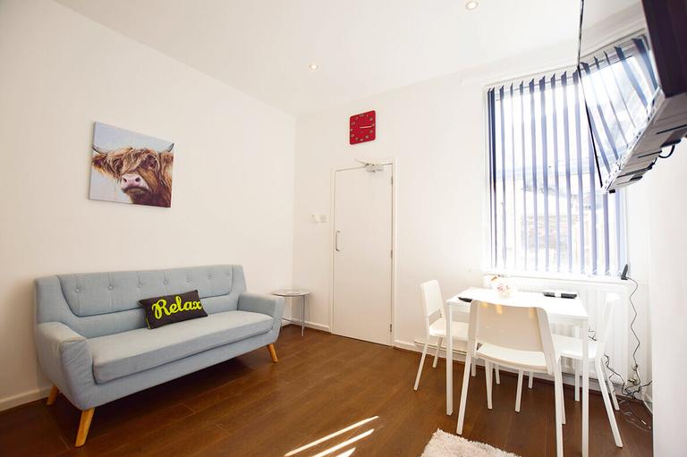 3 bedroom house for rent Thornton Road, StokeonTrent, ST4 2BD UniHomes