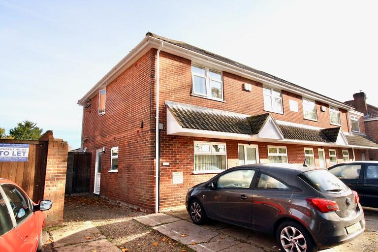 5 bedroom house for rent Bowthorpe Road, Norwich, NR5 8AG UniHomes